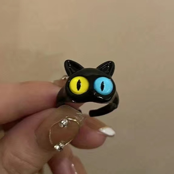 Two Monster Eye Rings - Picture 2 of 5